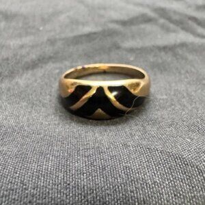 Vintage Black and Gold Toned Ring Size 7.5 - 8